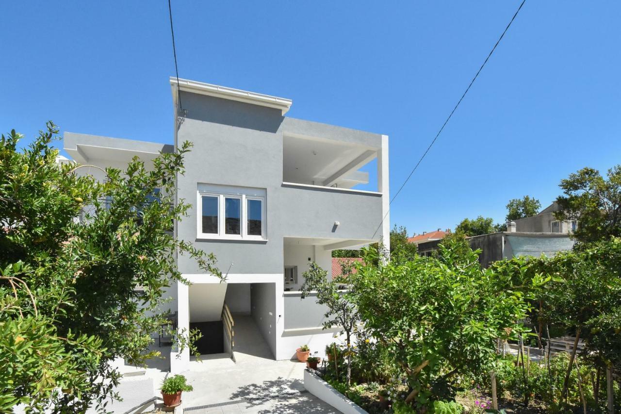 Apartmani Iva&Ante Dugi Rat Exterior photo